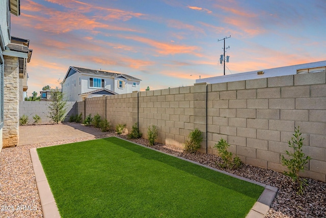 644 N Vine St, Chandler, AZ 85225 - view of yard with a patio area