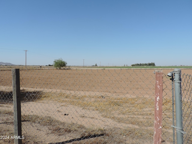 view of yard featuring a rural view