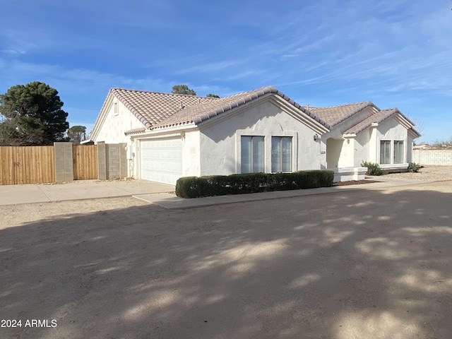 view of front of house featuring a garage