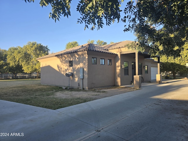 view of front of house featuring a garage