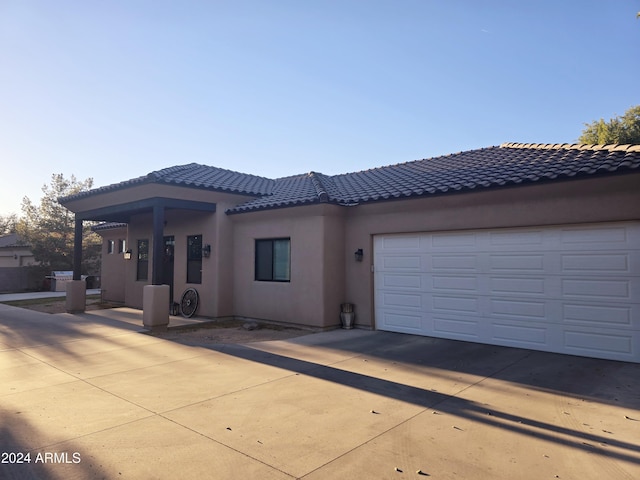 view of front facade with a garage