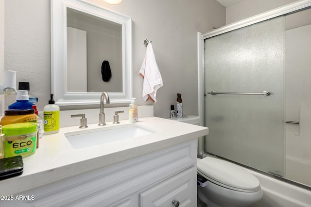 2514 N 22nd Ave, Phoenix, AZ 85009 - full bath featuring toilet, vanity, and enclosed tub / shower combo