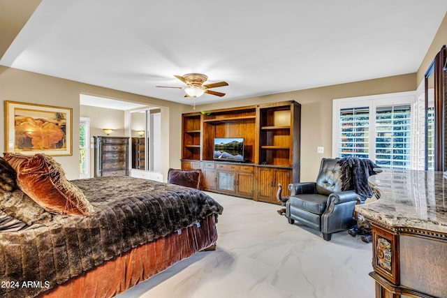 bedroom with ceiling fan