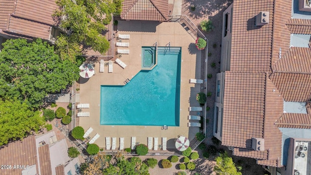 15050 N Thompson Peak Pkwy Unit 2006, Scottsdale, AZ 85260 - aerial view of property and surrounding area with a pool area