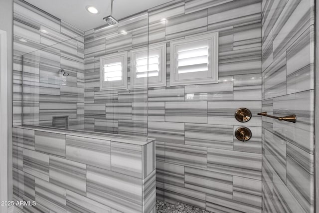 1167 E Knightsbridge Way, Gilbert, AZ 85297 - bathroom featuring a tile shower