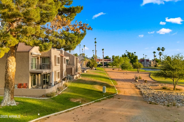 7424 N Via Camello Del Norte Unit 185, Scottsdale, AZ 85258 - view of property's community with a residential view and a yard