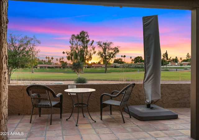 7424 N Via Camello Del Norte Unit 185, Scottsdale, AZ 85258 - view of patio featuring golf course view