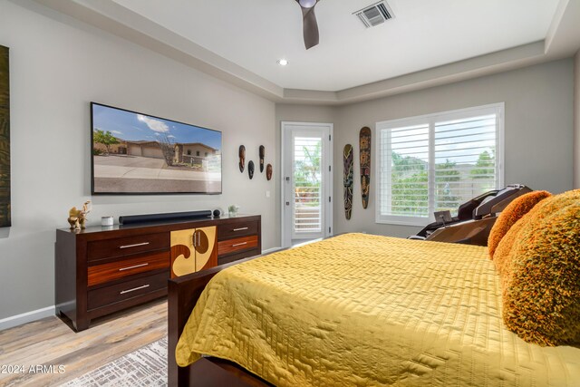 2308 E Dry Wood Rd, Phoenix, AZ 85024 - bedroom featuring light wood-type flooring, access to exterior, baseboards, ceiling fan, and recessed lighting