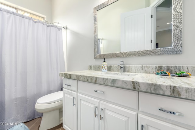 2308 E Dry Wood Rd, Phoenix, AZ 85024 - full bath with toilet, vanity, and curtained shower