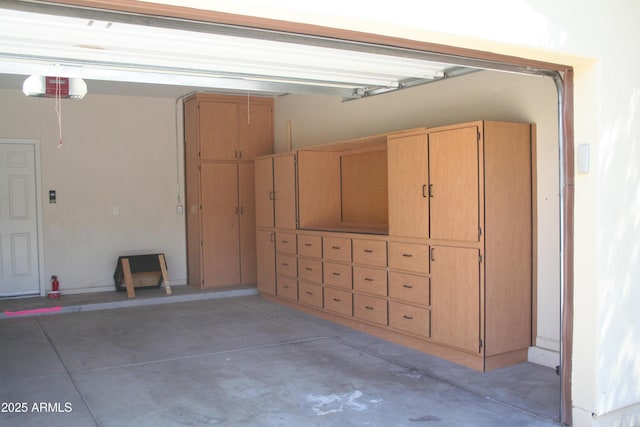 15387 W Columbine Dr, Surprise, AZ 85379 - garage featuring a garage door opener