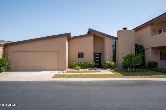 view of front facade featuring a garage