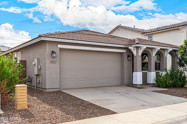 view of front of house featuring a garage