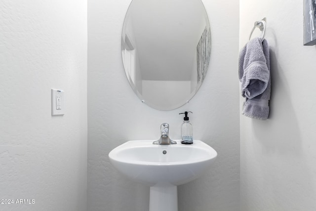 bathroom with sink