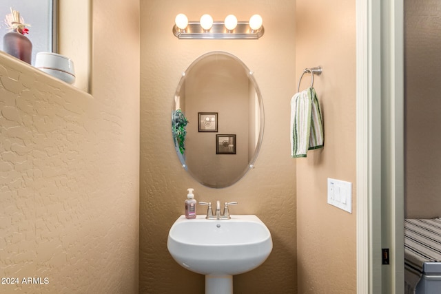 bathroom with sink