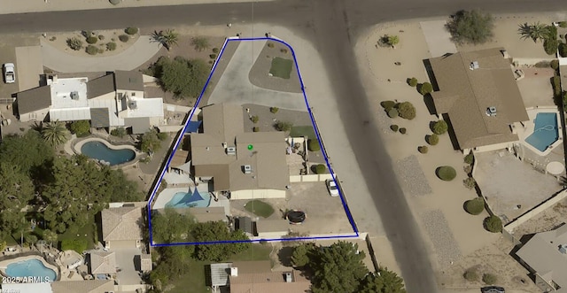 birds eye view of property featuring a residential view