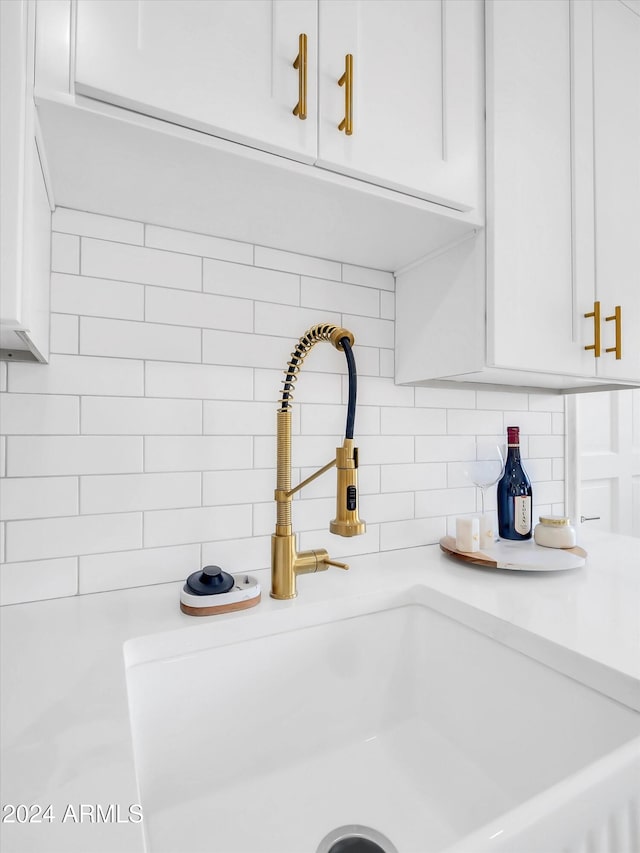 interior details with tasteful backsplash and sink