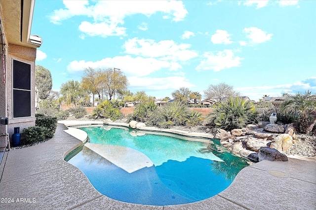 view of swimming pool