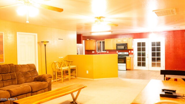 28921 N 220th Dr, Wittmann, AZ 85361 - living area featuring a ceiling fan