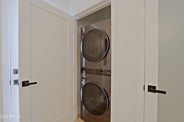 4039 E Paradise Dr, Phoenix, AZ 85028 - laundry room with estacked washer and dryer