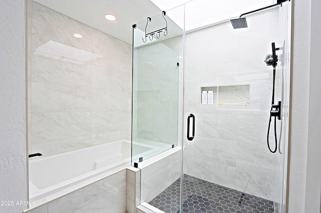 4039 E Paradise Dr, Phoenix, AZ 85028 - full bath with tiled tub and a stall shower
