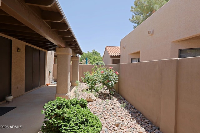 4039 E Paradise Dr, Phoenix, AZ 85028 - fenced backyard with a patio
