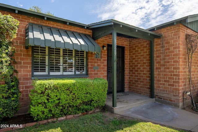 view of property entrance