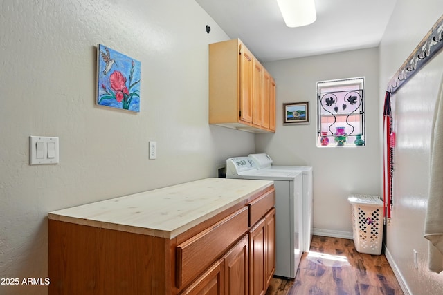 601 E Phoenix St, Payson, AZ 85541 - laundry area featuring cabinet space, washer and dryer, baseboards, and dark wood-type flooring