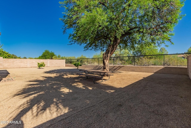 1213 W Beck Ln, Phoenix, AZ 85023 - view of yard