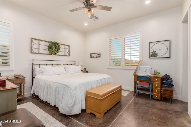 bedroom with ceiling fan