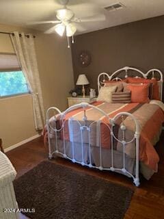 bedroom with ceiling fan