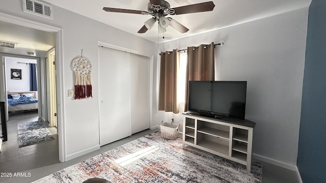 bedroom featuring a closet and ceiling fan