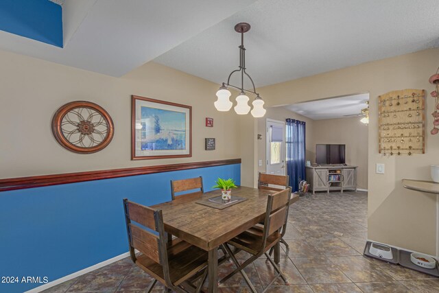 dining room with ceiling fan