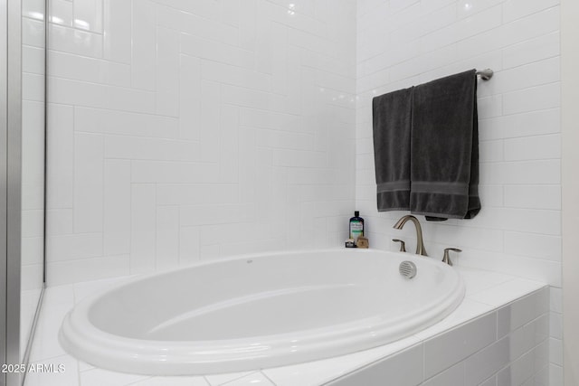 6565 E Thomas Rd Unit 1096, Scottsdale, AZ 85251 - full bathroom featuring a bath