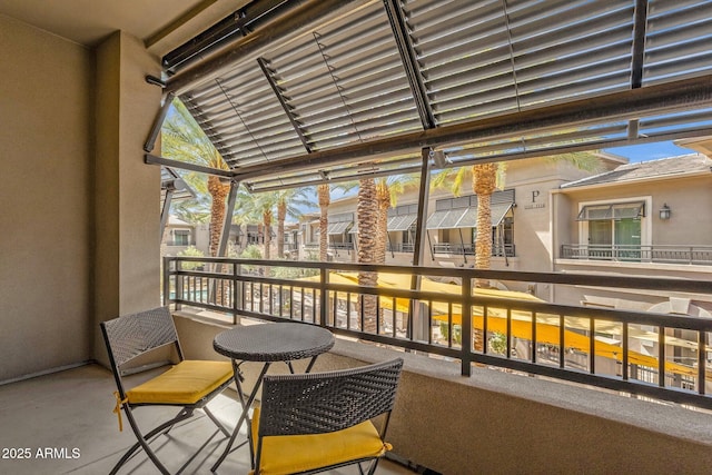 6565 E Thomas Rd Unit 1096, Scottsdale, AZ 85251 - sunroom with vaulted ceiling