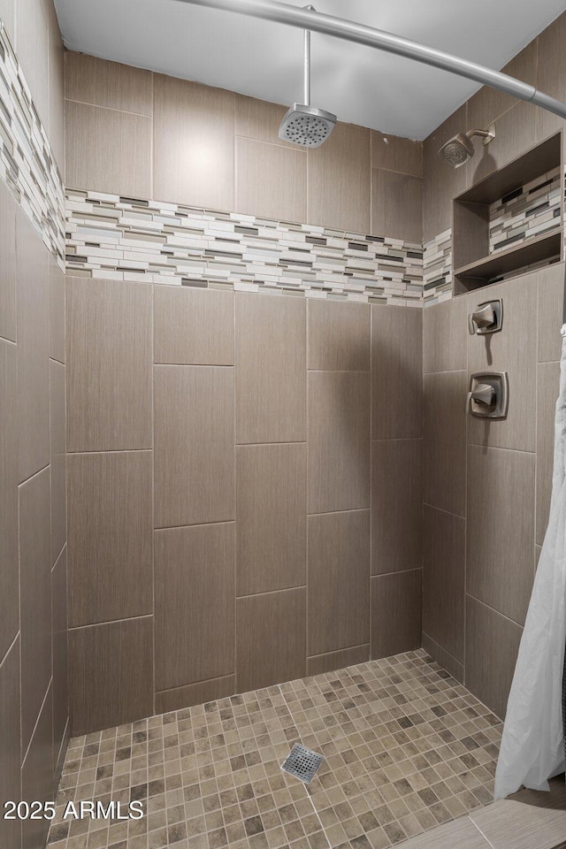 4602 W Monte Cristo Ave, Glendale, AZ 85306 - full bathroom featuring tiled shower