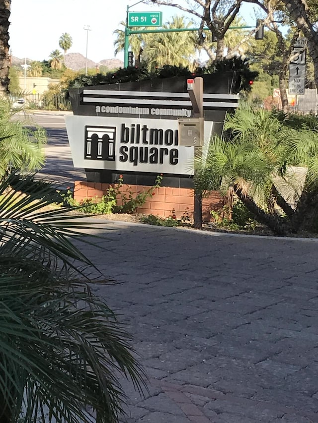 view of community / neighborhood sign