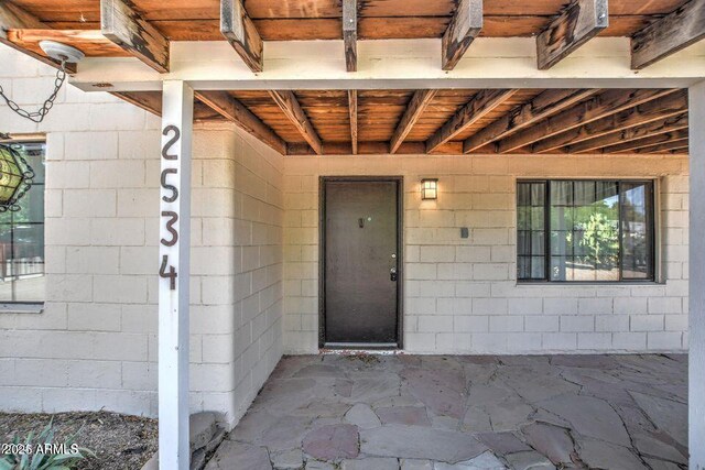 2534 N 52nd St, Phoenix, AZ 85008 - view of doorway to property