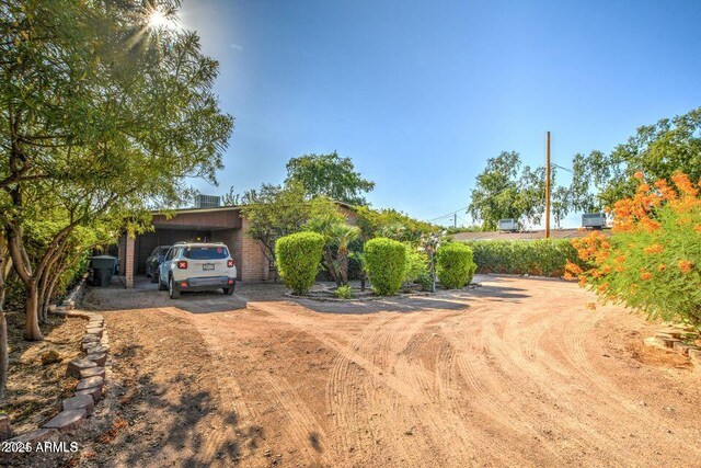 2534 N 52nd St, Phoenix, AZ 85008 - view of front of property featuring driveway