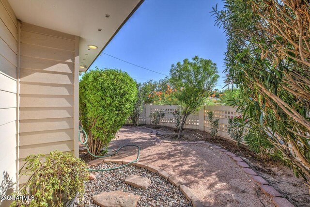 2534 N 52nd St, Phoenix, AZ 85008 - view of yard with fence and a patio