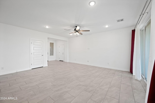 empty room with ceiling fan