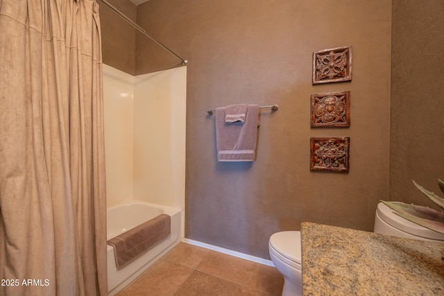 19700 N 76th St Unit 2001, Scottsdale, AZ 85255 - bathroom with baseboards, toilet, tile patterned flooring, and shower / bath combination with curtain