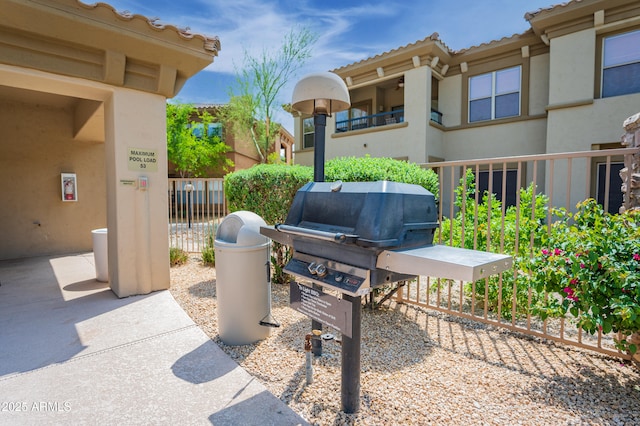 19700 N 76th St Unit 2001, Scottsdale, AZ 85255 - view of patio / terrace with fence