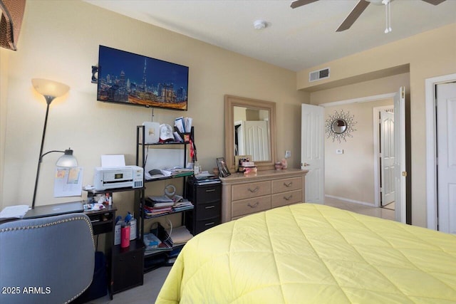 bedroom with ceiling fan