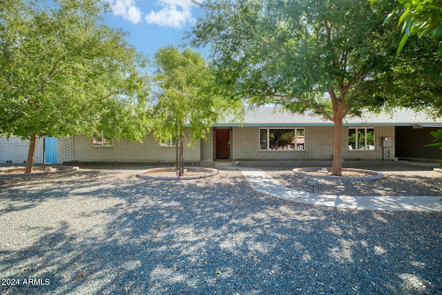 view of front of property