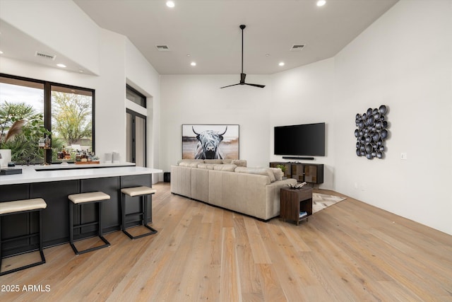 30600 N Pima Rd Unit 89, Scottsdale, AZ 85266 - living area featuring recessed lighting, light wood-style floors, visible vents, and ceiling fan