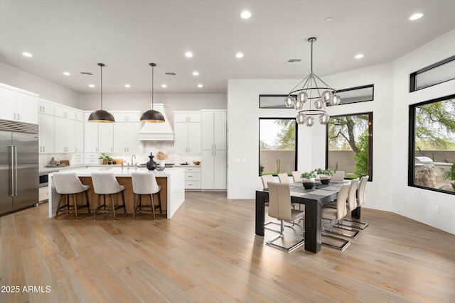 30600 N Pima Rd Unit 89, Scottsdale, AZ 85266 - dining area with light wood-style floors, recessed lighting, visible vents, and a chandelier