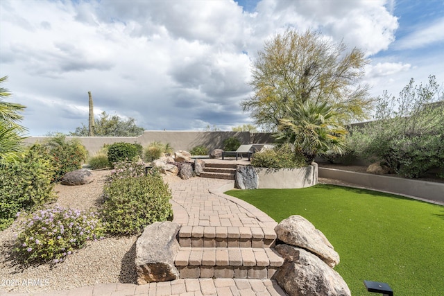 30600 N Pima Rd Unit 89, Scottsdale, AZ 85266 - view of yard with a patio area and fence