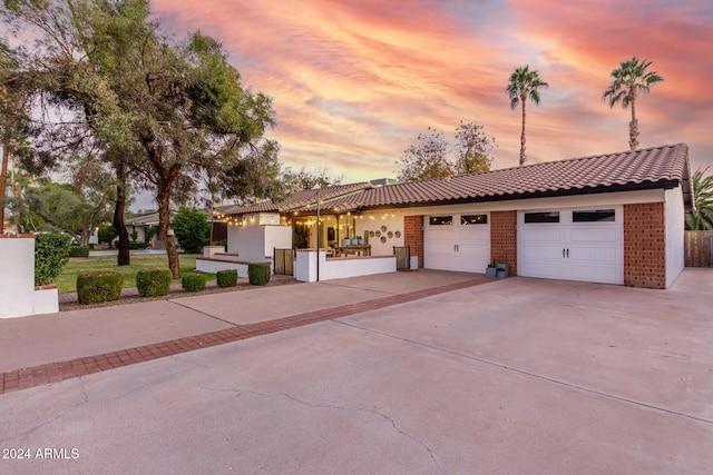 view of front facade with a garage