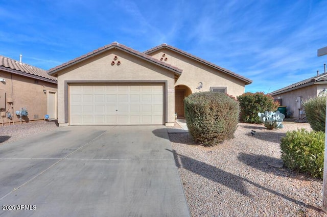 view of front facade featuring a garage