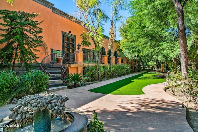 8100 N 68th St, Paradise Valley, AZ 85253 - view of property's community